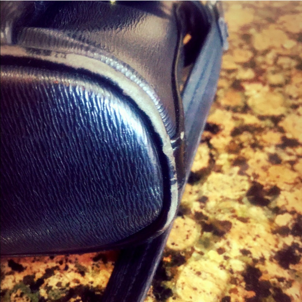 Liz Claiborne Nice Crossbody handbag . - Picture 6 of 8